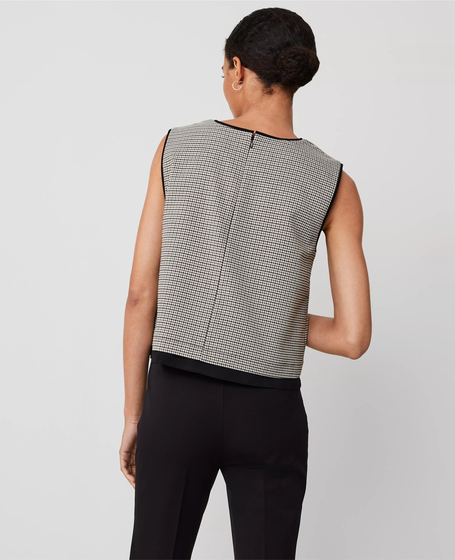 ATHPT01 Ann Taylor Houndstooth Top