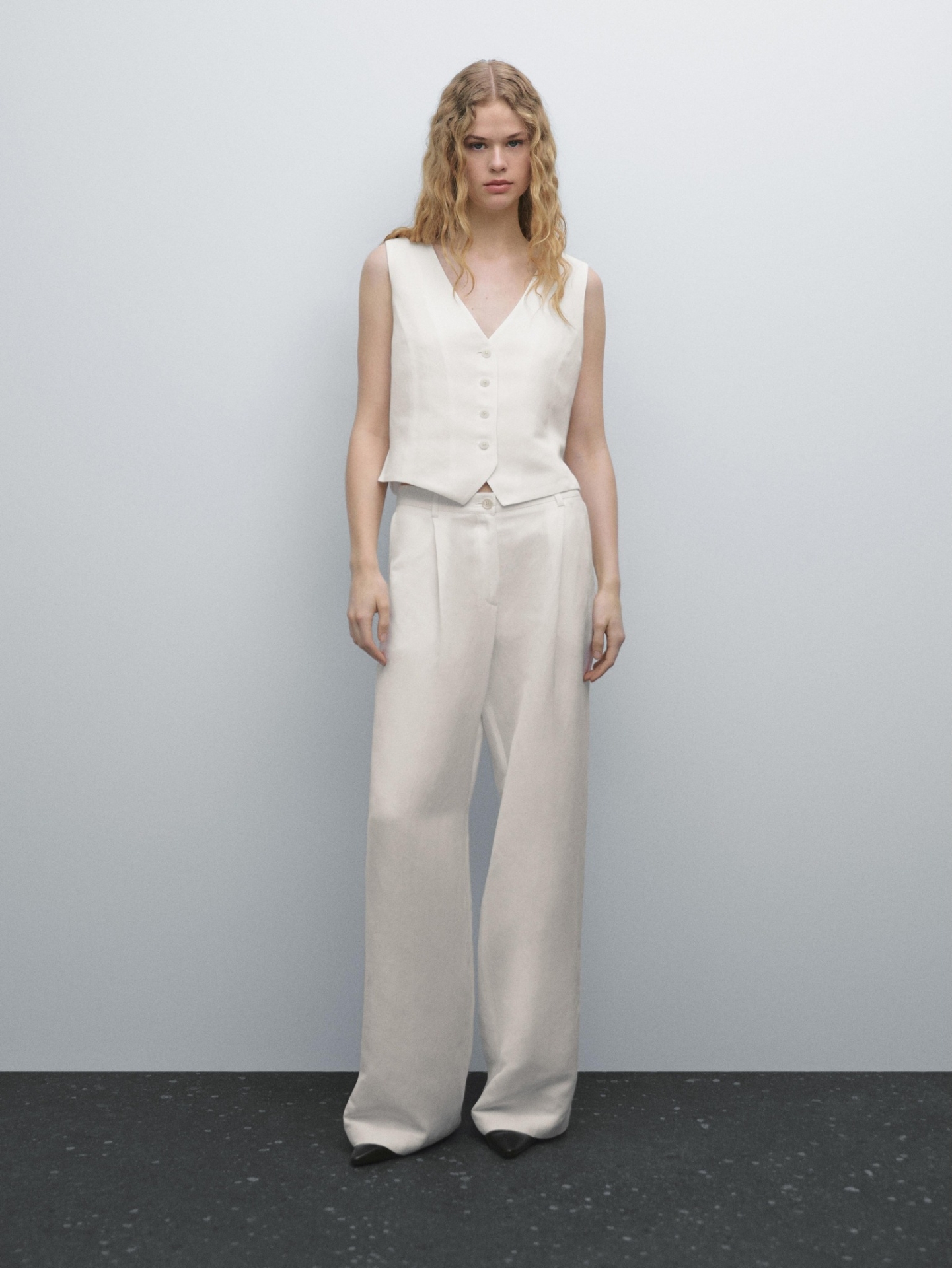MDLBTWBD01 Massimo Dutti Cropped Waistcoat & Buckle Detail Trousers