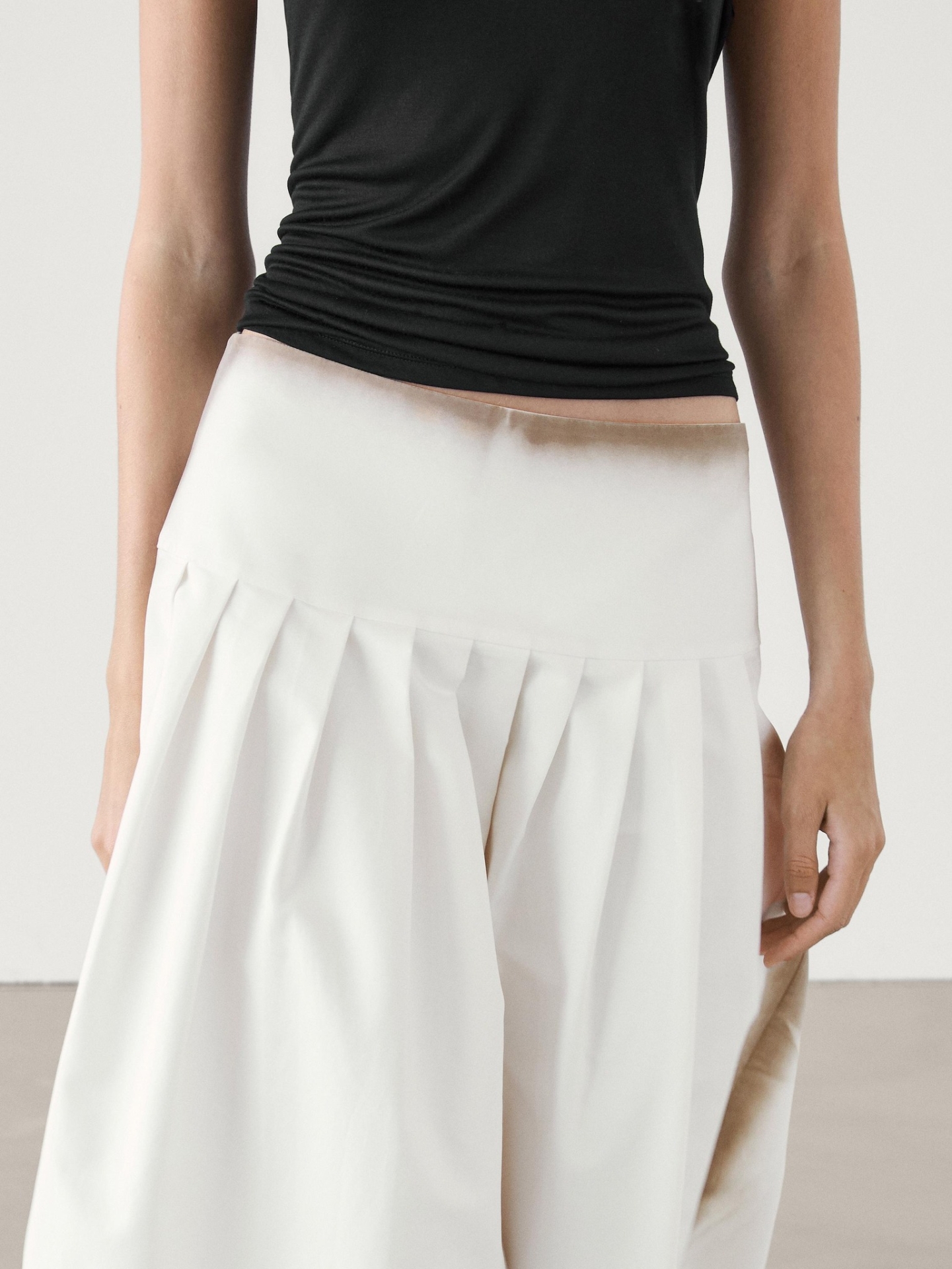 MDPPMSWYD01 MassimoDutti Pleated Midi Skirt