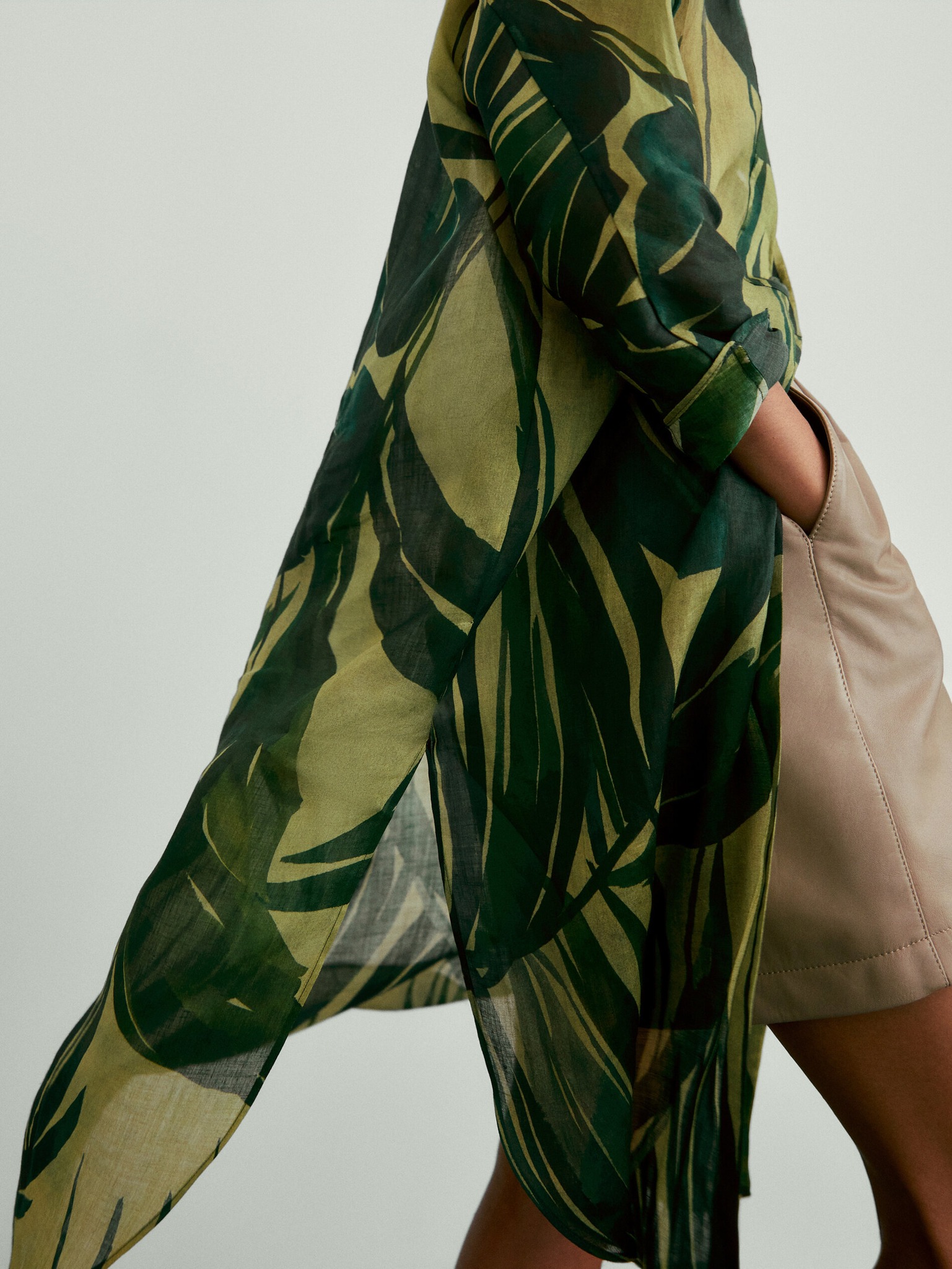 MDROBWTP01 Massimo Dutti Tropical Print Oversize Blouse