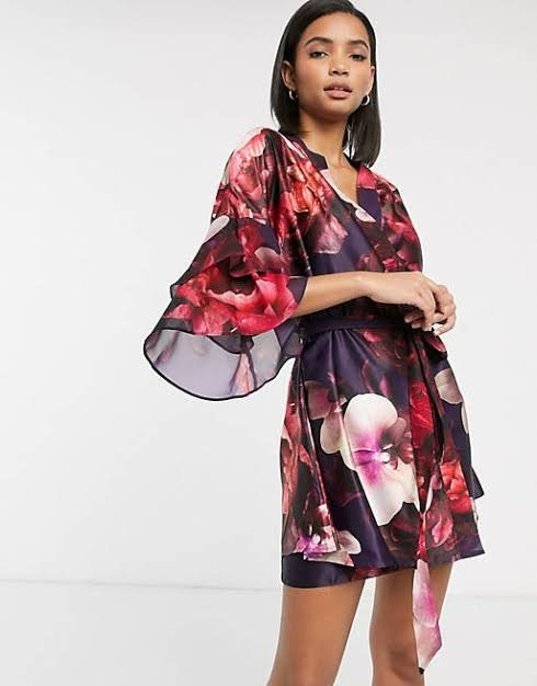 VSK01 TED BAKER LONDON SPLENDOUR KIMONO
