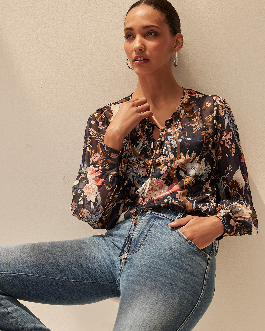 WPLSTVB01 WHBM Tie V-Neck Blouse