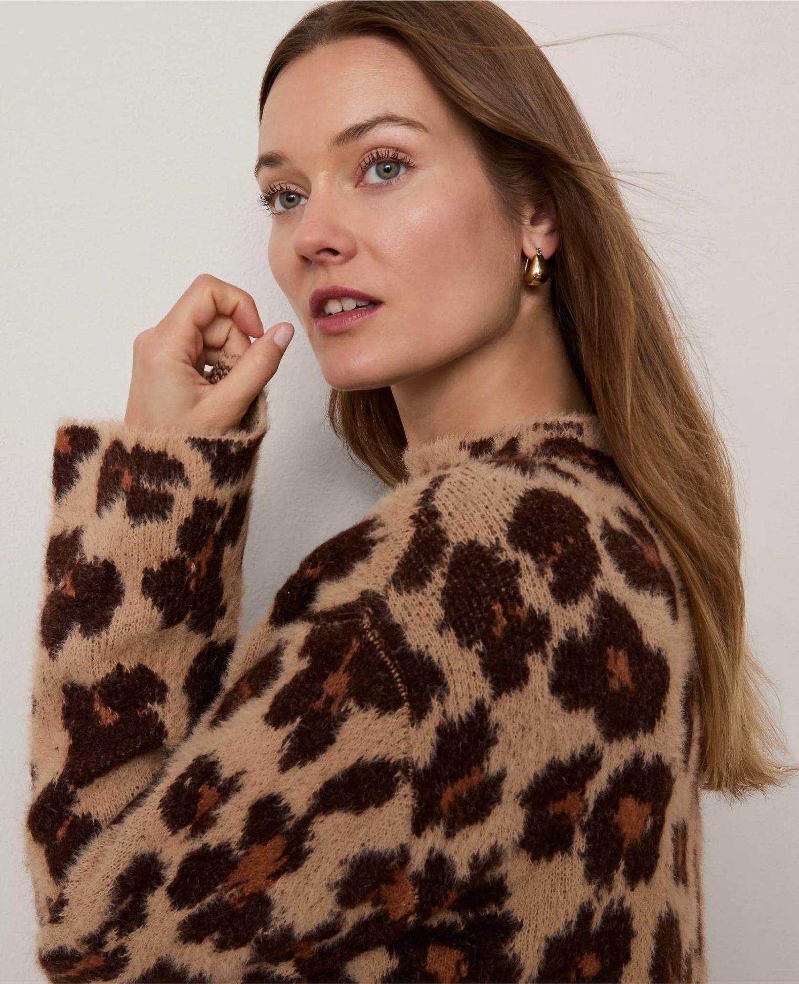 ATAPMNS01 Ann Taylor Animal Print Sweater