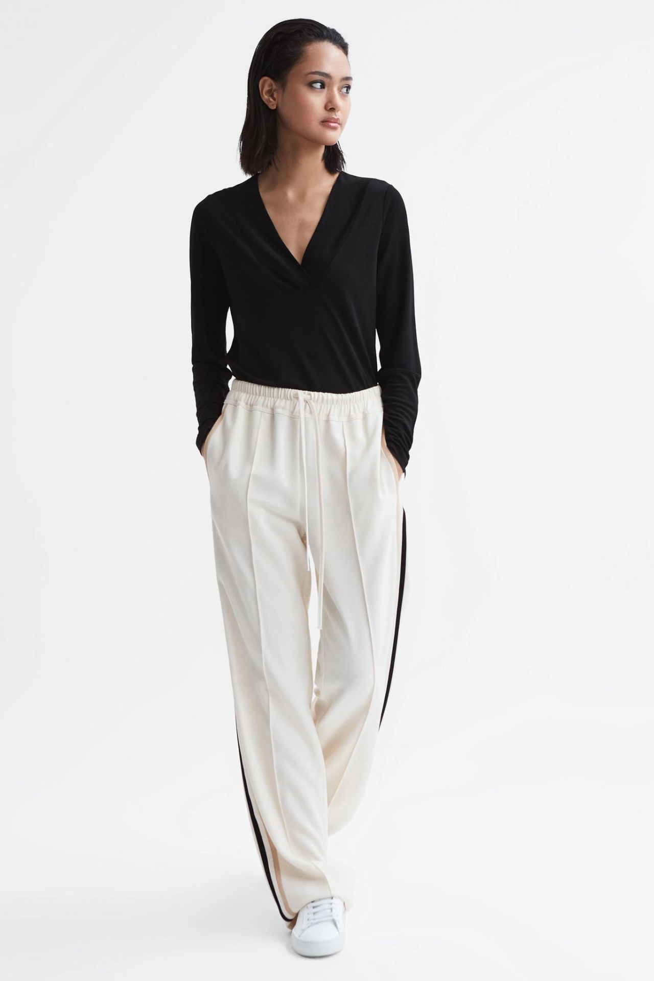 RTVLSB02 REISS V-NECK BLOUSE