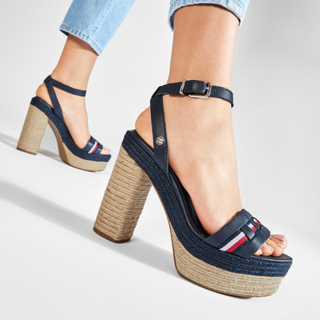 THSLCHS01 TOMMY HILFIGER SEQUIN LOGO CHUNKY HEELED SANDALS