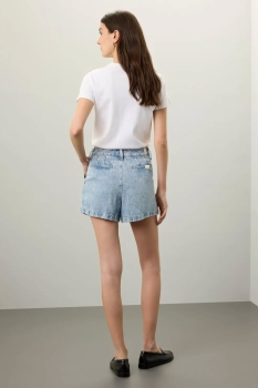 7FAMPS01 7 For All Mankind Pleated Short